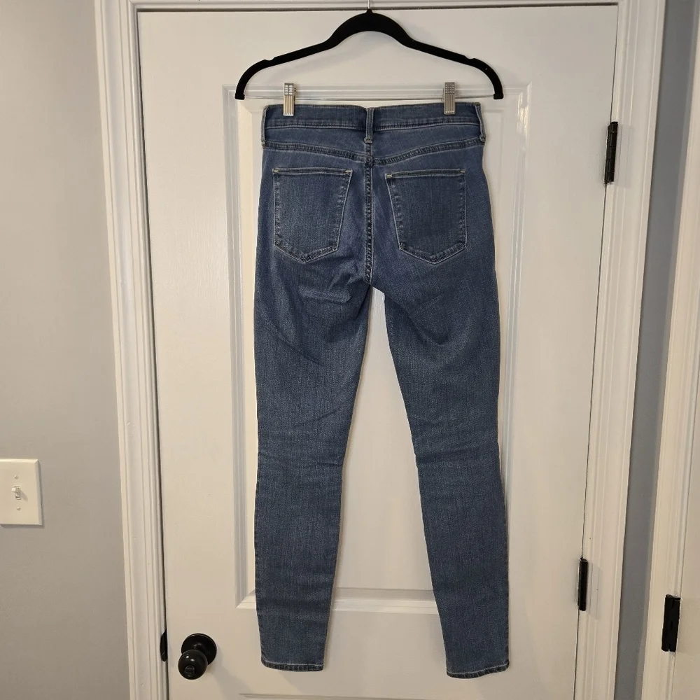 GAP Mid Rise Size 26R Straight Leg Jeans Light Blue Wash With Flex Waist